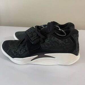 Men's Jordan Zion 3 M.U.D. SE sneakers in the "Black Dark Ash" colorway.